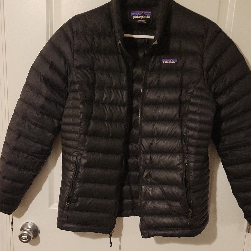 Patagonia WOMEN'S Black Quilted Puffer Jacket